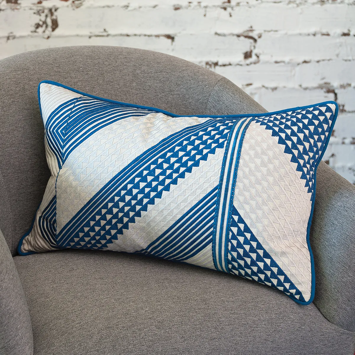 Niles Pillow