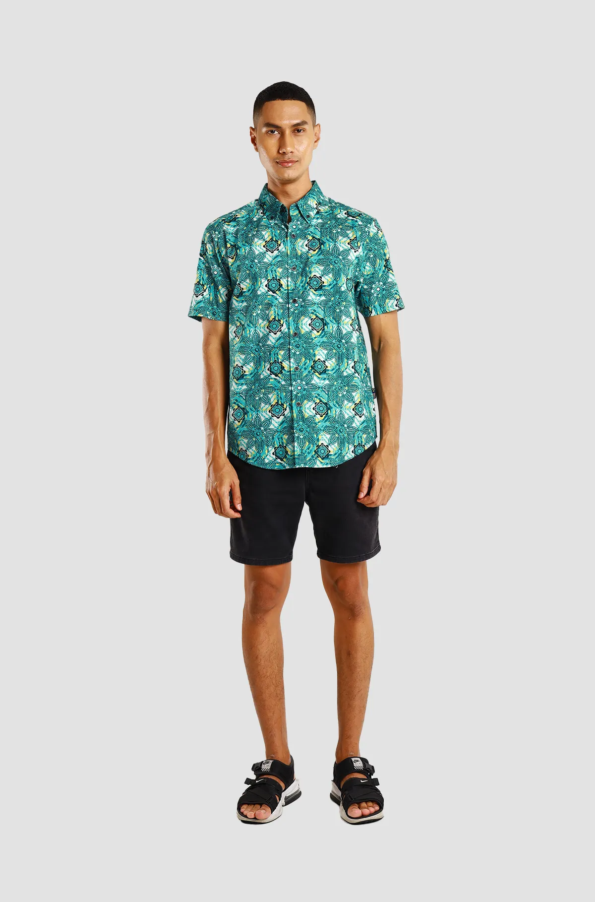 Nusantara Slim Fit Flower Diamond in Turqoise